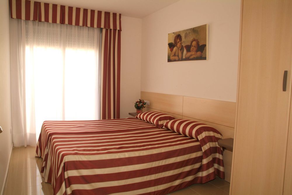 Neptuno Apartments Calella Ngoại thất bức ảnh