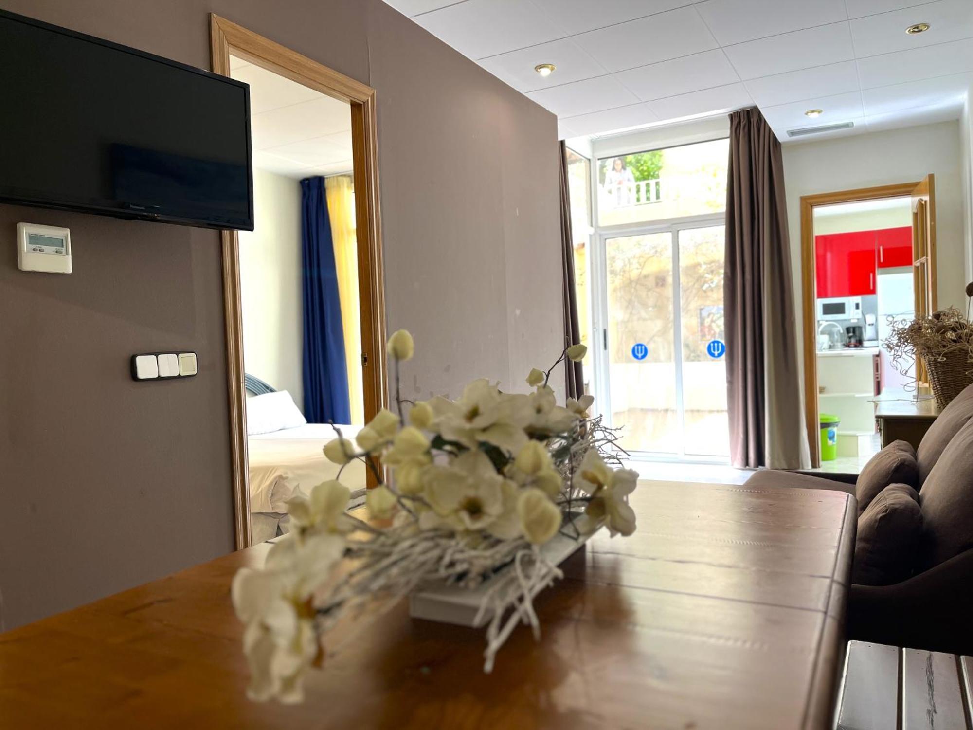 Neptuno Apartments Calella Phòng bức ảnh